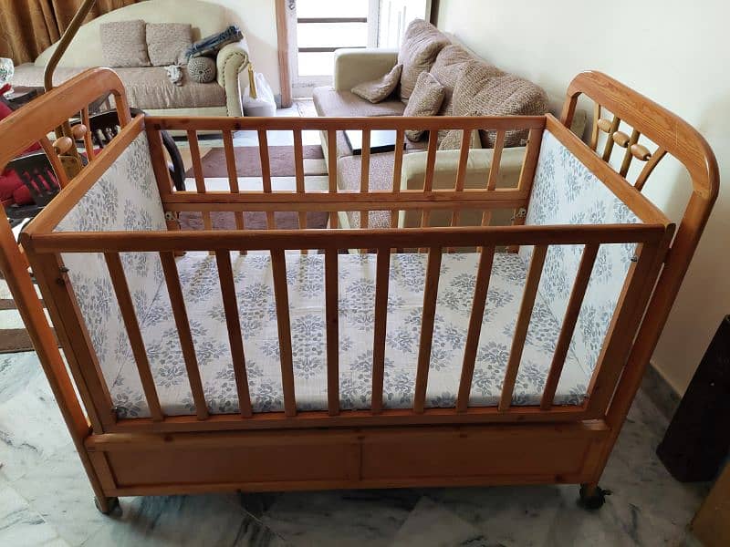 Baby cot / swing for sale 5