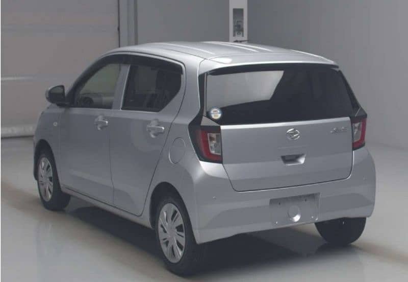 Daihatsu Mira 2021 4