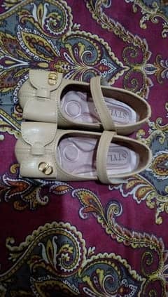 shoes for baby girl, age 4 to 5 years (size 24)