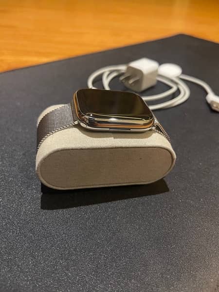 Apple Watch Series 7 45mm Stainless Steel 99% Health 10/10 Condition 1