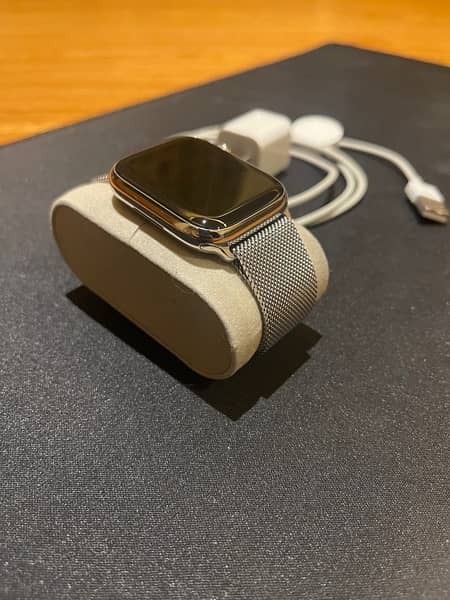 Apple Watch Series 7 45mm Stainless Steel 99% Health 10/10 Condition 4