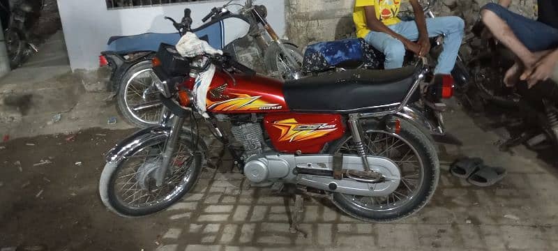 HONDA CG 125 KHI NUM 21 MODEL GUINE CONDITION 1ST OWNER 2