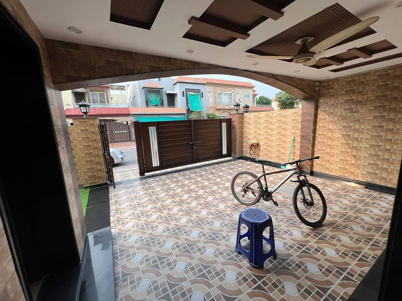 10 Marla Used Spanish Style House is for Sale in Jasmine Block Bahria Town Lahore 1