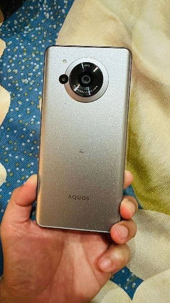 sharp Aquos R7 2