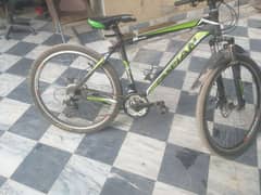 MOUNTAIN Bicycle 10/10 condition NEW smooth cycle