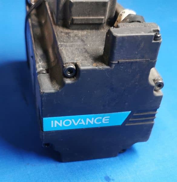 Inovance 400W Servo Motor Set with Absolute Encoder - MS1H4-40E30CB 1