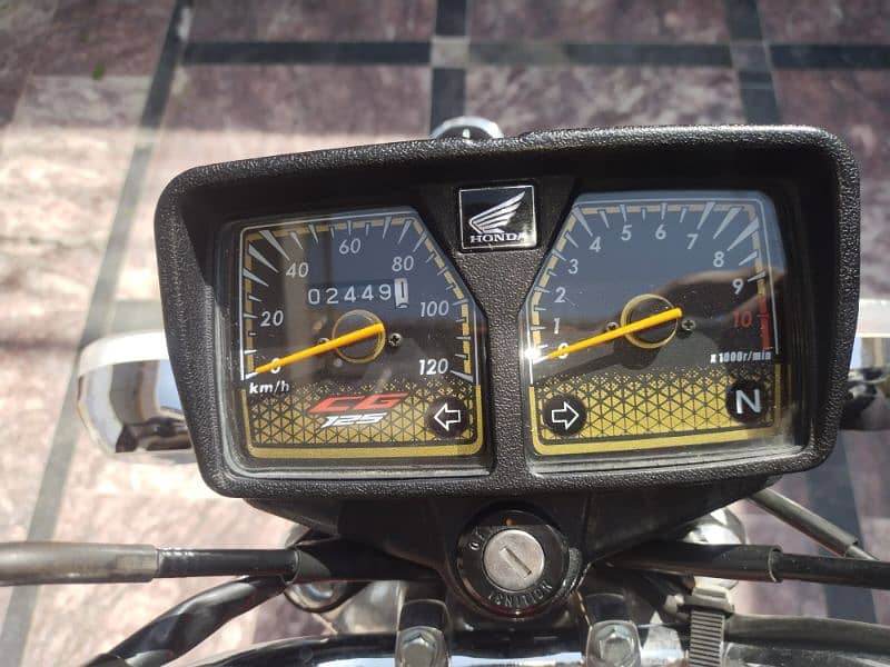 Honda CG-125 Self Start Golden Edition 1