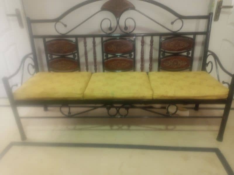 Iron sofa 3 seater 4