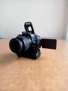 Canon 600d with 18 55mm autofocus lense lush condition with grip