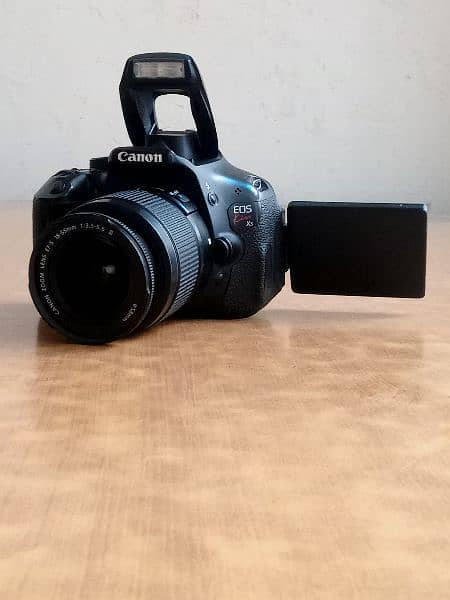 Canon 600d with 18 55mm autofocus lense lush condition with grip 1