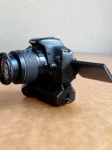 Canon 600d with 18 55mm autofocus lense lush condition with grip 7