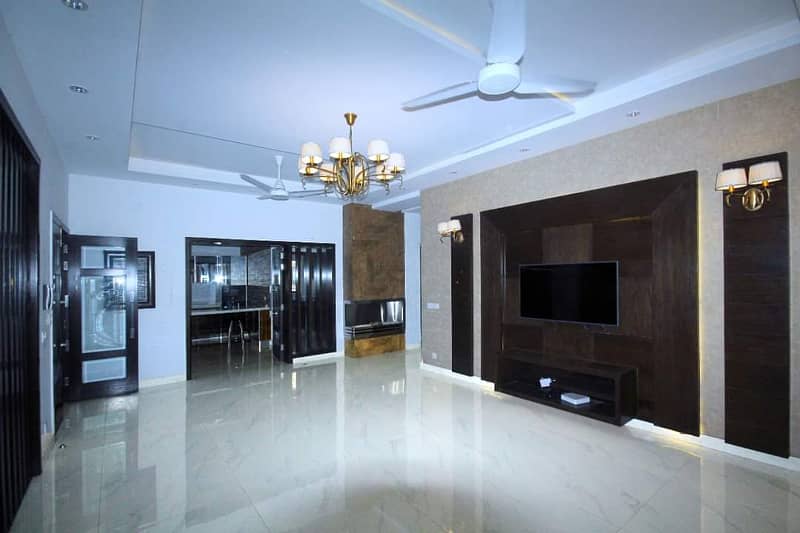 1 Kanal Luxury Modern Slightly Used House For Sale In DHA Phase 5 Lahore. Prime Location 3