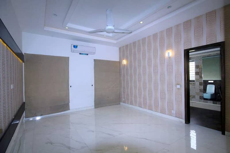 1 Kanal Luxury Modern Slightly Used House For Sale In DHA Phase 5 Lahore. Prime Location 8