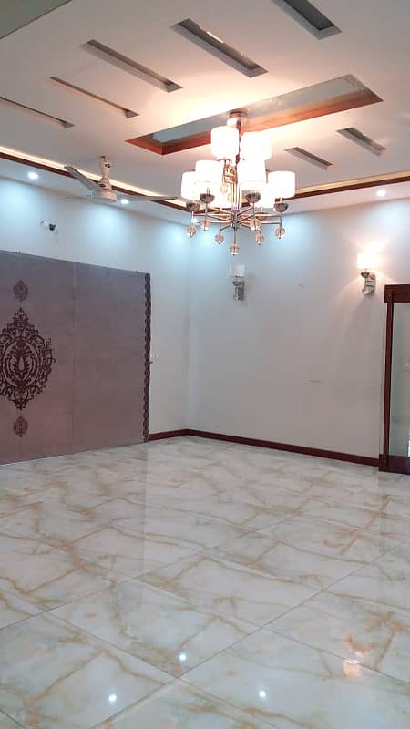 1 Kanal Luxury Modern Slightly Used House For Sale In DHA Phase 5 Lahore. Prime Location 25