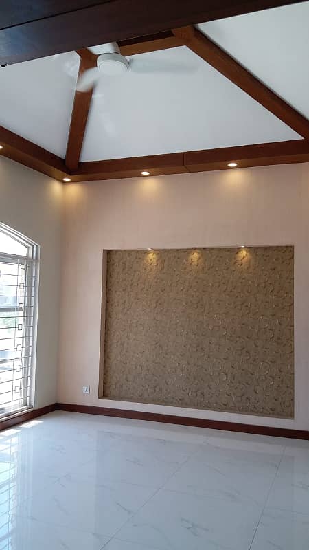 1 Kanal Luxury Modern Slightly Used House For Sale In DHA Phase 5 Lahore. Prime Location 27