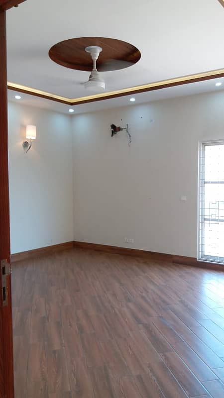 1 Kanal Luxury Modern Slightly Used House For Sale In DHA Phase 5 Lahore. Prime Location 31