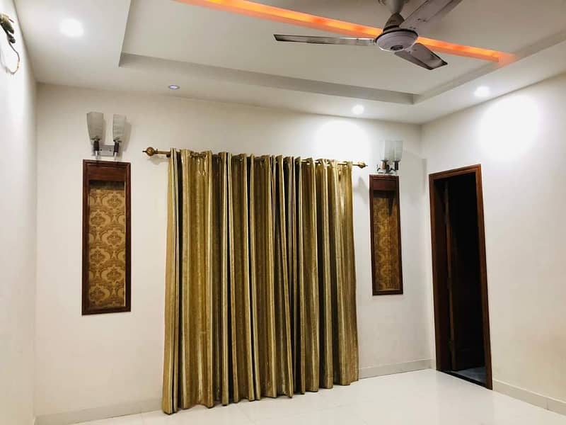 10 Marla House For Rent in Bahria Town Lahore 1