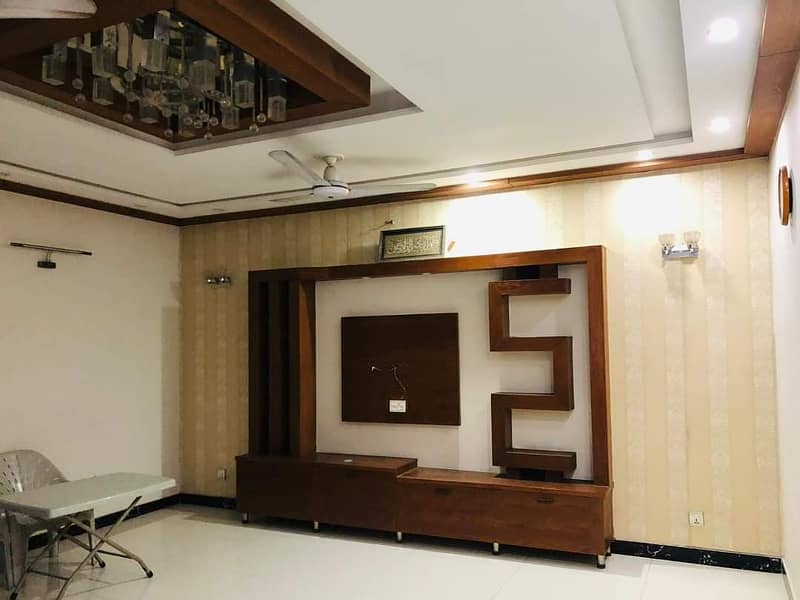 10 Marla House For Rent in Bahria Town Lahore 2