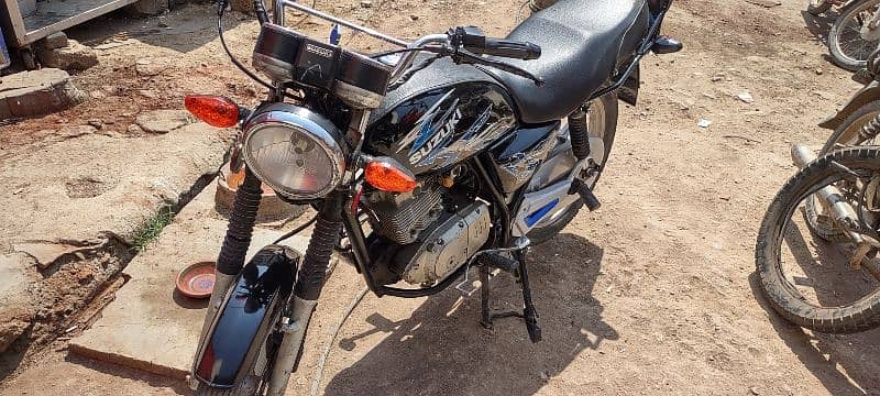 suzuki 150.2017. karachi. 13