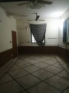 For Bachelor 5 Marla Lower Portion For Rent In Johar Town 0