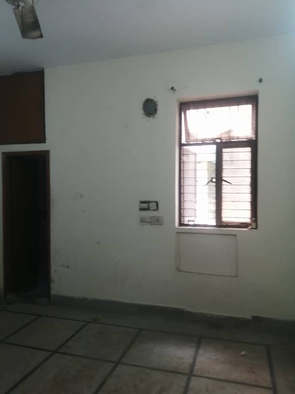 For Bachelor 5 Marla Lower Portion For Rent In Johar Town 5