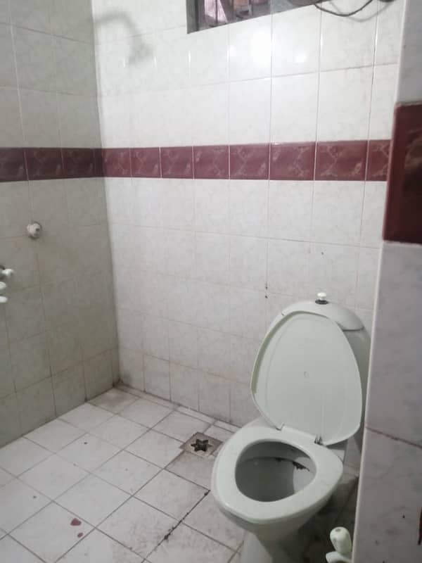 For Bachelor 5 Marla Lower Portion For Rent In Johar Town 6