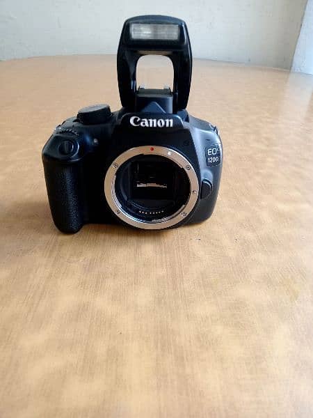 CANON 1200d with 28/200mm auto focus lense lush condition 6