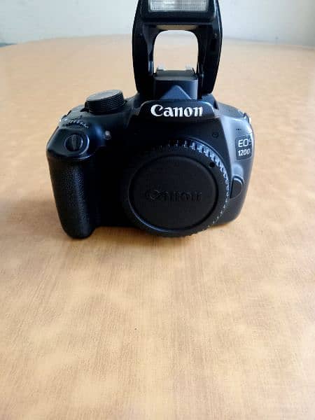 CANON 1200d with 28/200mm auto focus lense lush condition 7