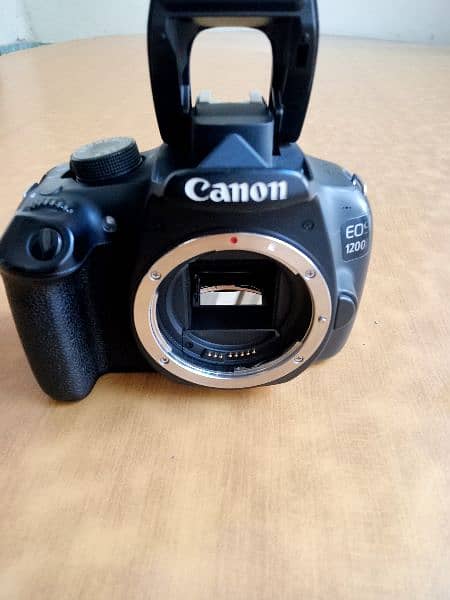 CANON 1200d with 28/200mm auto focus lense lush condition 8