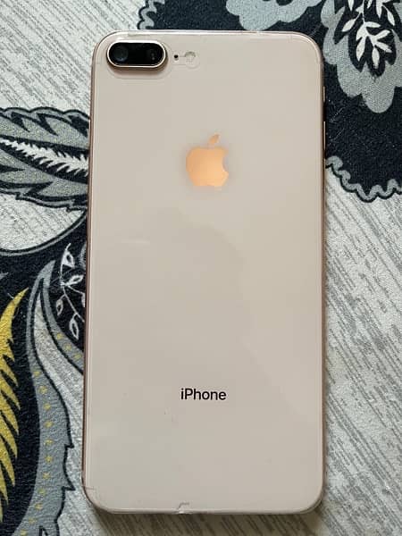 iphone  8+ 4