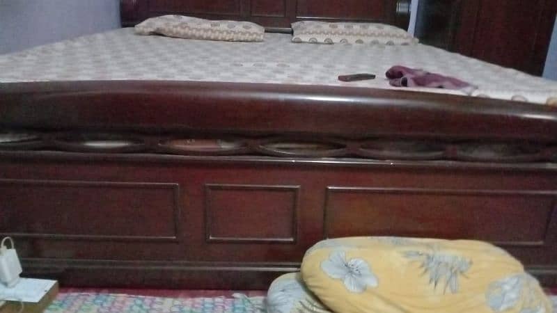 Good Condition Bed 3