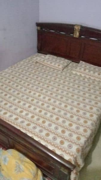 Good Condition Bed 4