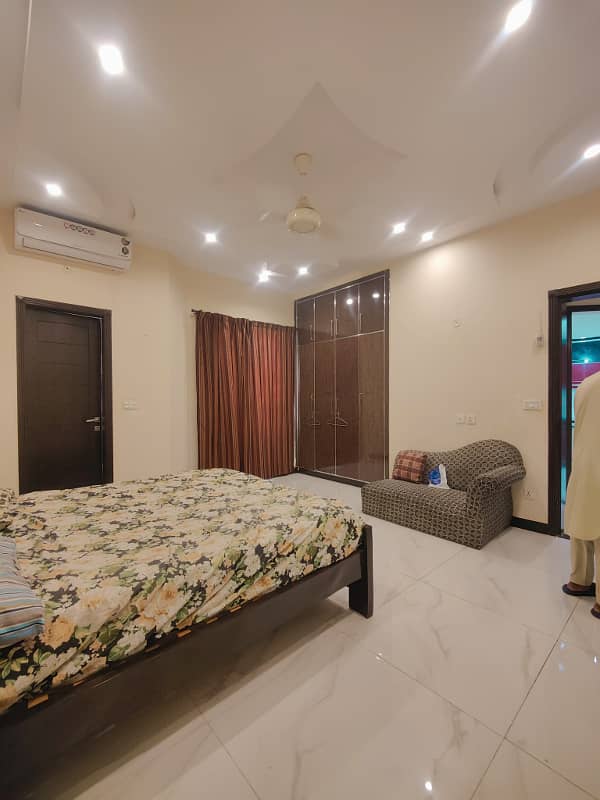 10 Marla Luxury Fully Furnished Lower Portion for Rent (Short and Long Term) in Bahria Town Lahore 4