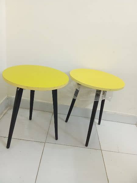 round yellow table from habbit 2