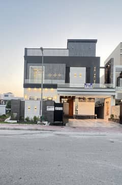 Vip House Available For sale in Jinnah block LDA Approved Are Near park