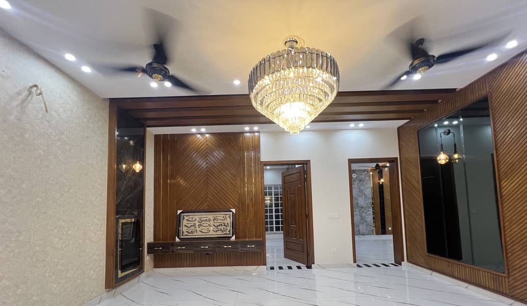 Vip House Available For sale in Jinnah block LDA Approved Are Near park 4