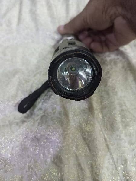 SABRE 120 LUMENS LED TORCH 4