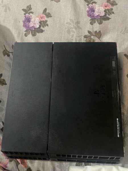 Ps4 Good condition with one original controller 2