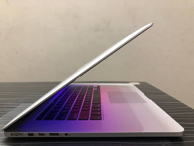 Macbook pro 2015 retina 15.4in 2.2ghz quad core  core i7 16gb, 500gb 2