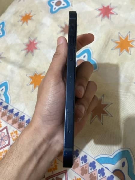 iphone 12 jv 64gb 10/9 condition 80 battery health 1