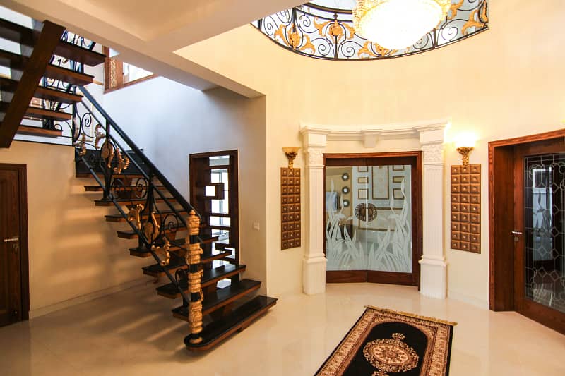 1 Kanal Slightly Used Unique Modern Design House For Sale At Prime Location Near To Park In DHA Phase 4 Lahore 1