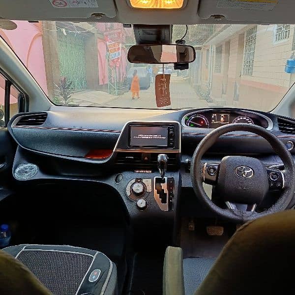 Toyota Sienta 2016 16