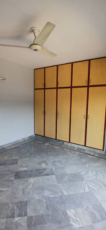 1 kanal upper portion for rent with 2 car porch 8