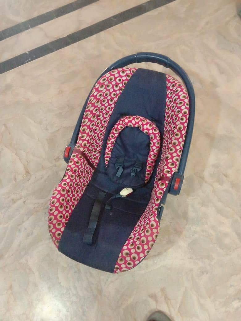 Stroller and Carrycot 3