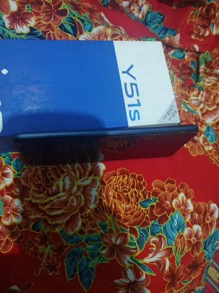 vivo y51s siled fone hain 8 gb 128 rom 0