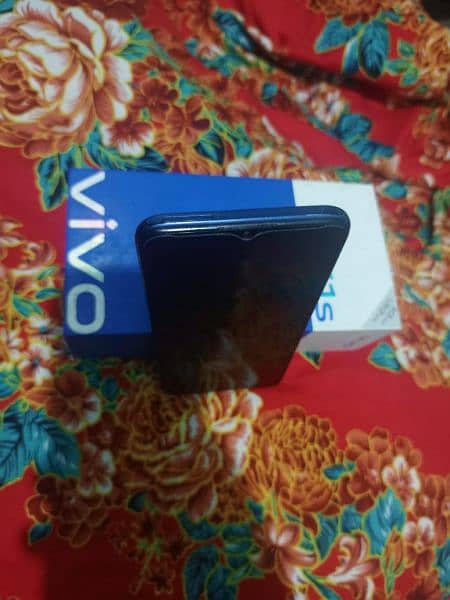 vivo y51s siled fone hain 8 gb 128 rom 1