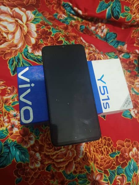 vivo y51s siled fone hain 8 gb 128 rom 4