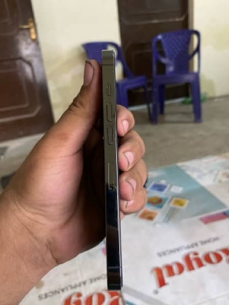 IPhone 13 pro Plz Contact on WhatsApp 4