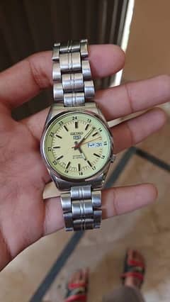 Seiko 5 automatic watch for sale,03070773076 contact on WhatsApp.