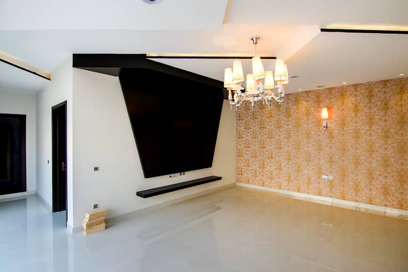 30 Marla Brand New Ultra Modren Bungalow Upper Portion For Rent In DHA Phase-5 Facing Park Park 16